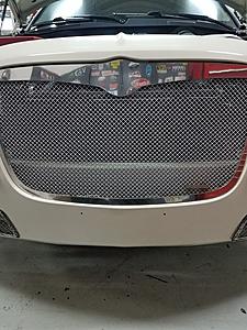 300c Supercharger build-stock-grill-front.jpg